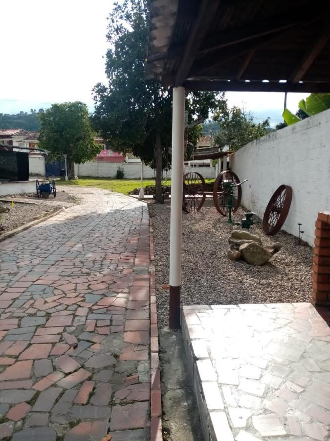 Hotel La Casona Chinácota Buitenkant foto